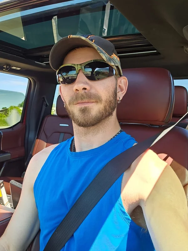 Beau Adams OnlyFans creator with engaging content