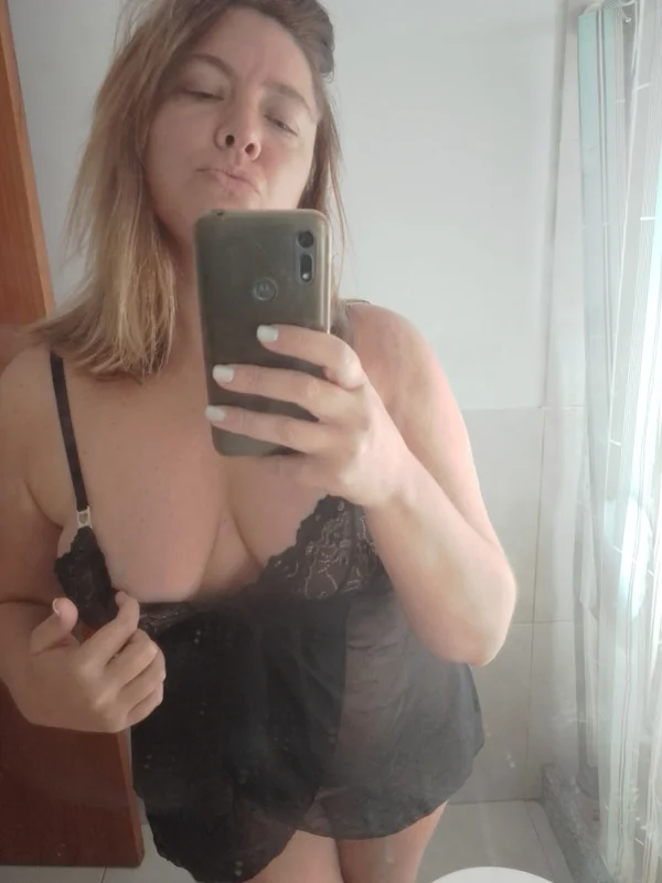Aye OnlyFans creator with engaging personality