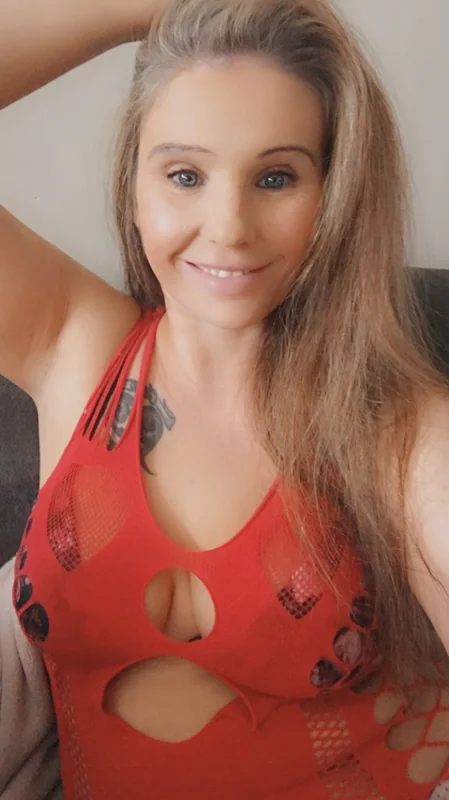 Jordanna Jones OnlyFans sexy MILF creator