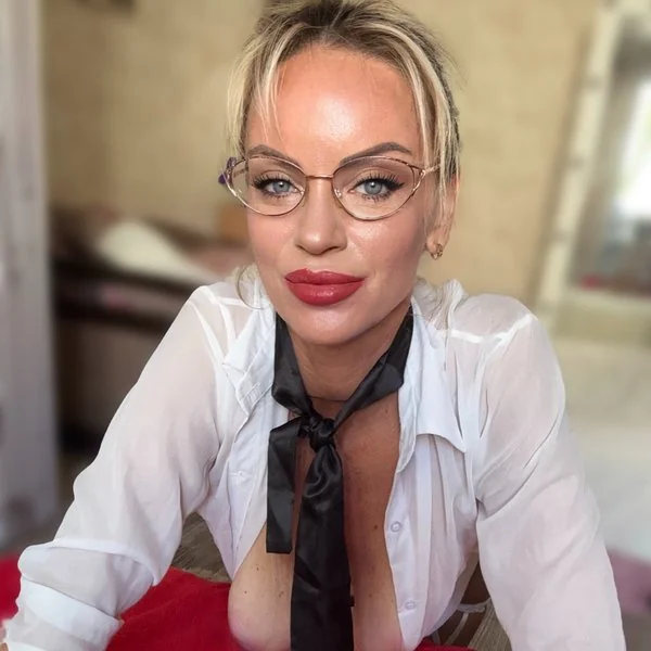 juicydakota44 OnlyFans teacher