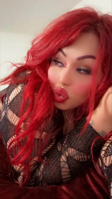 Juicydollofficial OnlyFans creator with red hair