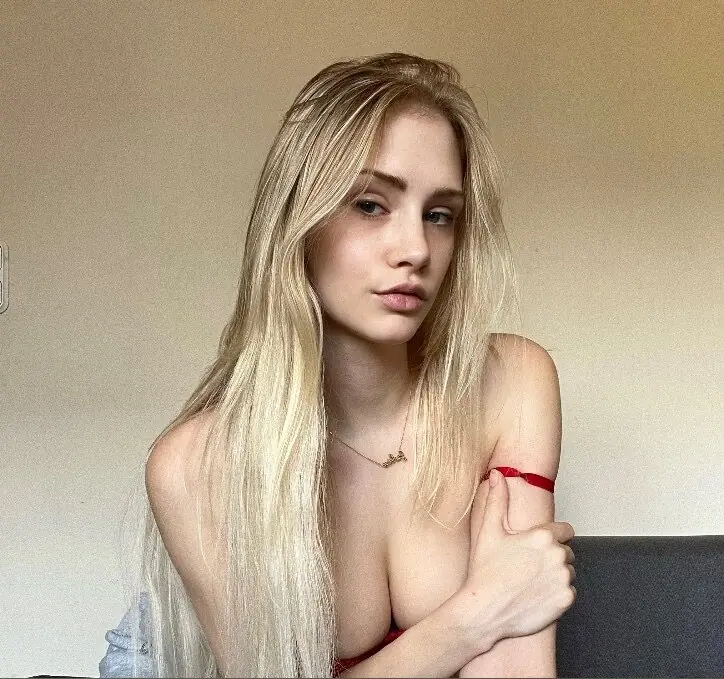 Juliaa OnlyFans exclusive content creator