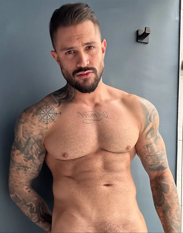 Julian Chase OnlyFans muscular model