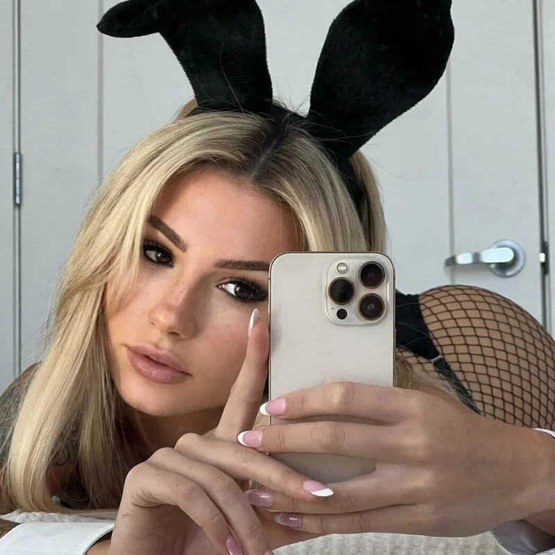 Julie Ambrose OnlyFans captivating content