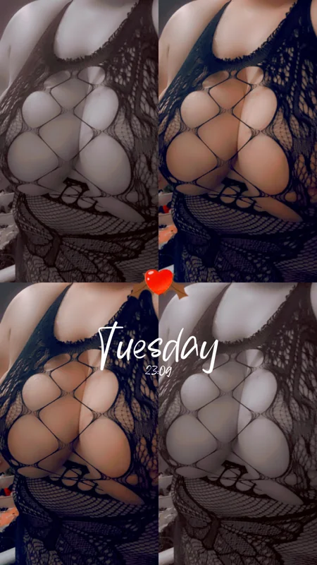Justlurkingboo OnlyFans creator with engaging content.