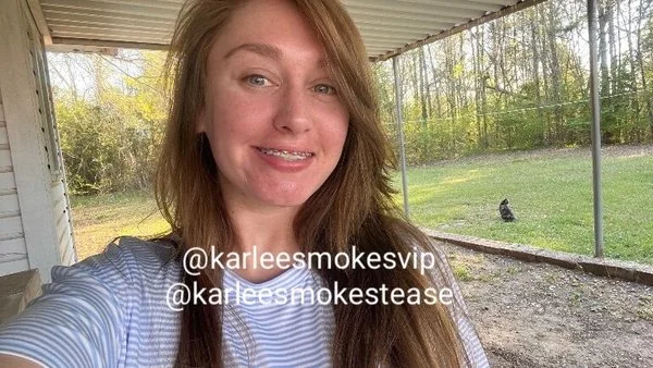 karleesmokesvip OnlyFans quirky personality