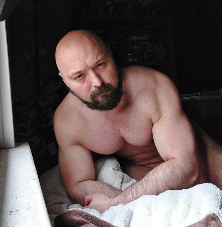 Karnovbossconavitch OnlyFans creator with unique content.