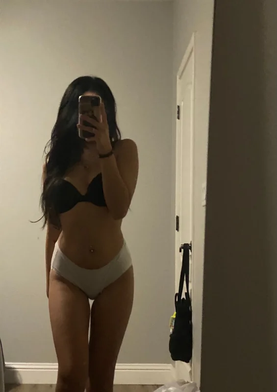 Katie Trevor OnlyFans slim creator