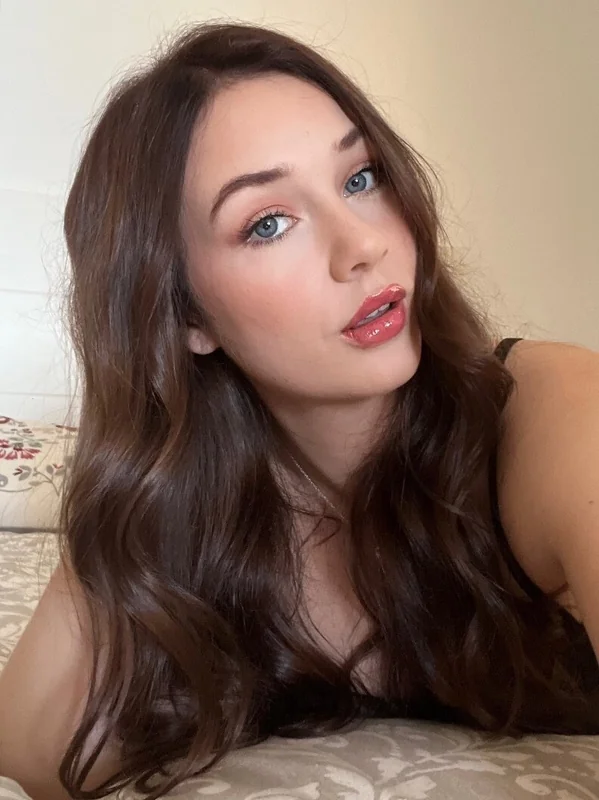 Kay on OnlyFans showcasing UK glamour style
