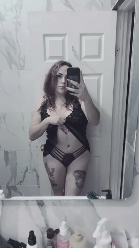 Kazulii OnlyFans tattooed Latina