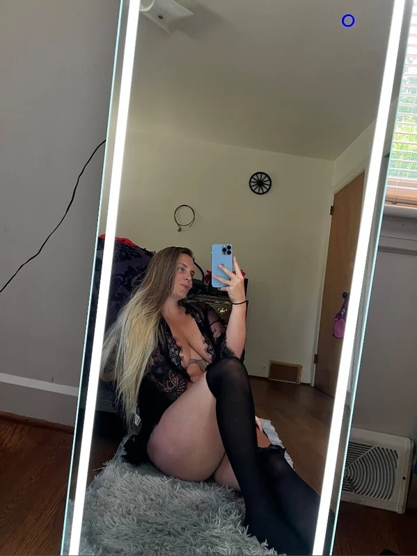K OnlyFans creator with captivating photos