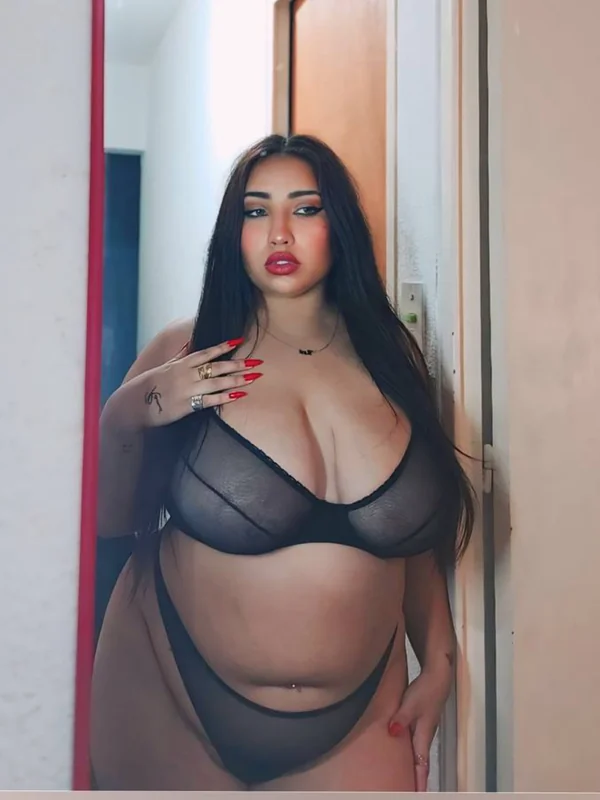 Mommy Rose OnlyFans creator with engaging content