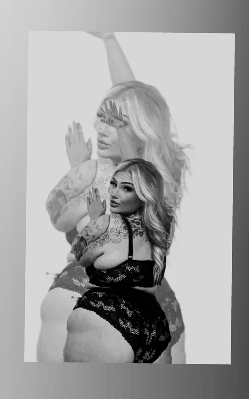 Kendall Lane OnlyFans Gothic creator with natural breasts