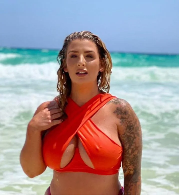 Kerrihoare OnlyFans creator in Spain