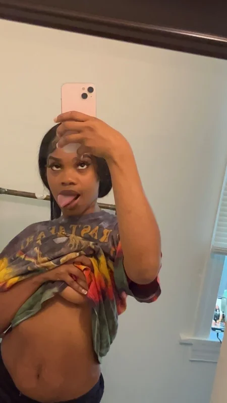 ItsKeyglo OnlyFans Ebony creator