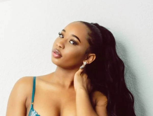 kiara.freaky OnlyFans submissive creator
