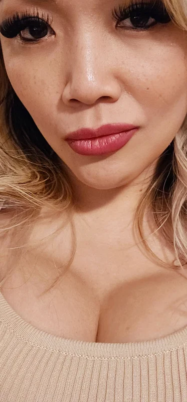 Kikiwins OnlyFans creator with tattoos