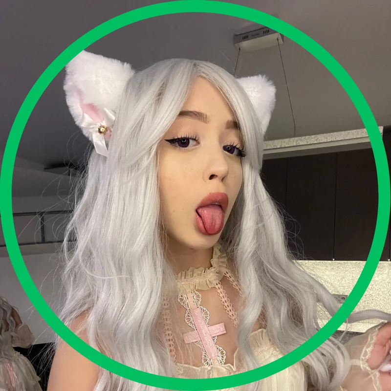 Kiki OnlyFans yoga and photography enthusiast