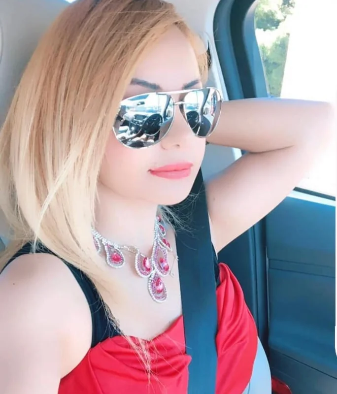 Kira OnlyFans creator with engaging content