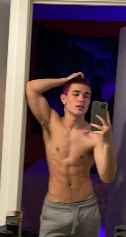 Kiritoh OnlyFans Male Creator with Red Hair