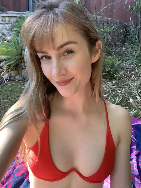 Kittenwithfangsfree OnlyFans creator showcasing her charm