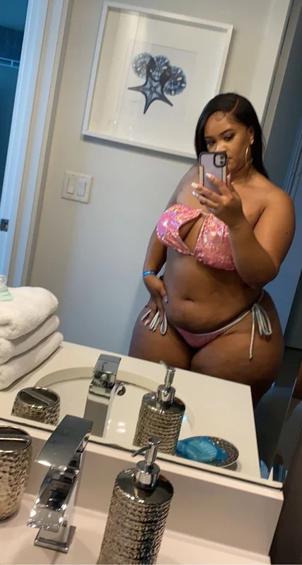 Exclusives Only OnlyFans creator with exclusive content