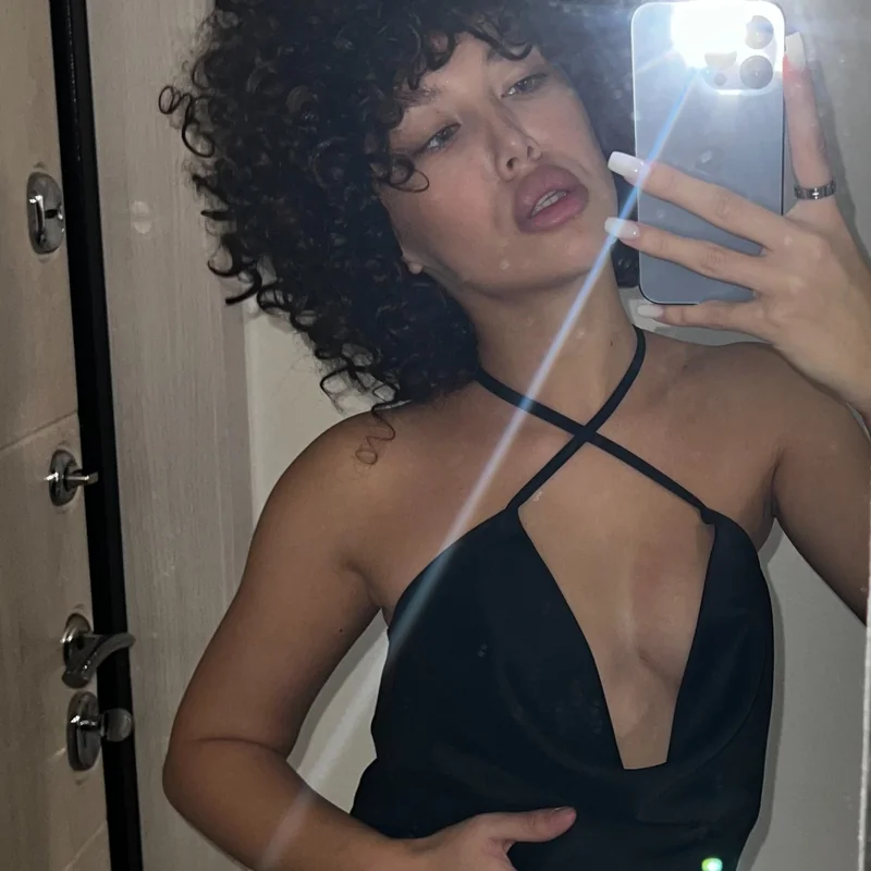 CURLY KRIS OnlyFans engaging content creator
