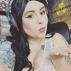 Kristacams OnlyFans profile showcasing curvy content