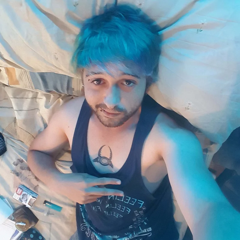 KroshDoce OnlyFans creator with cosplay and gaming content.