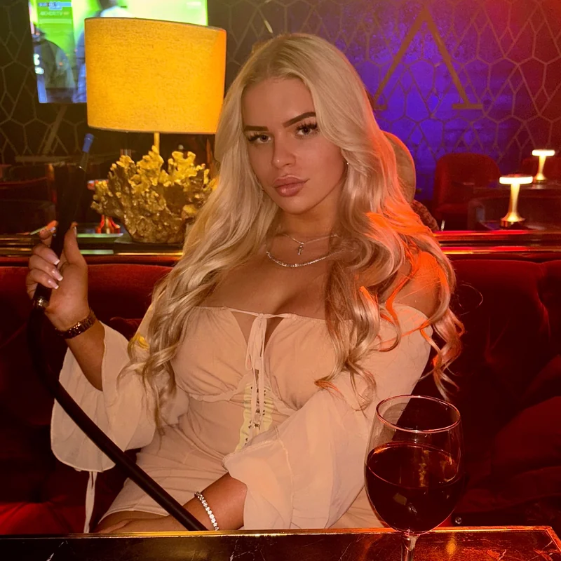 KrystalKing๐๐ OnlyFans creator with exclusive content.