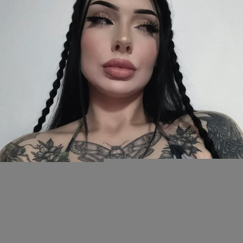 kxrlyxmxrie OnlyFans creator with exclusive content