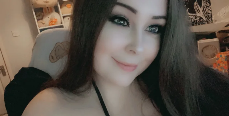 Kyuyufree OnlyFans British gamer with natural G cup