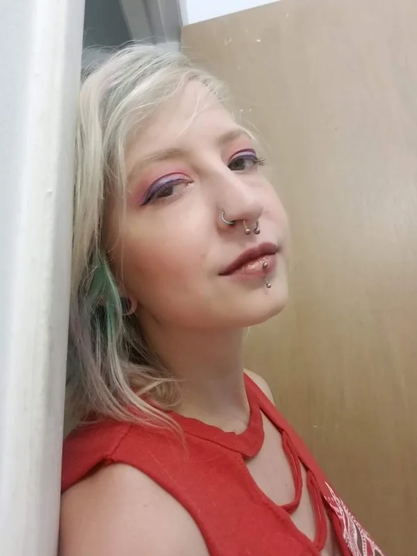 Laceydarling OnlyFans blonde alternative beauty