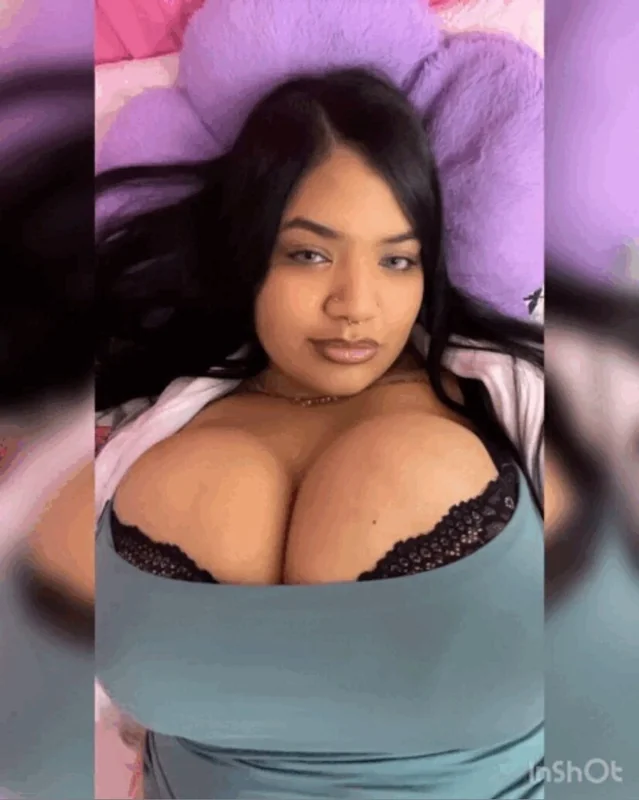 BUSTY LATINA BBW OnlyFans creator with vibrant content.