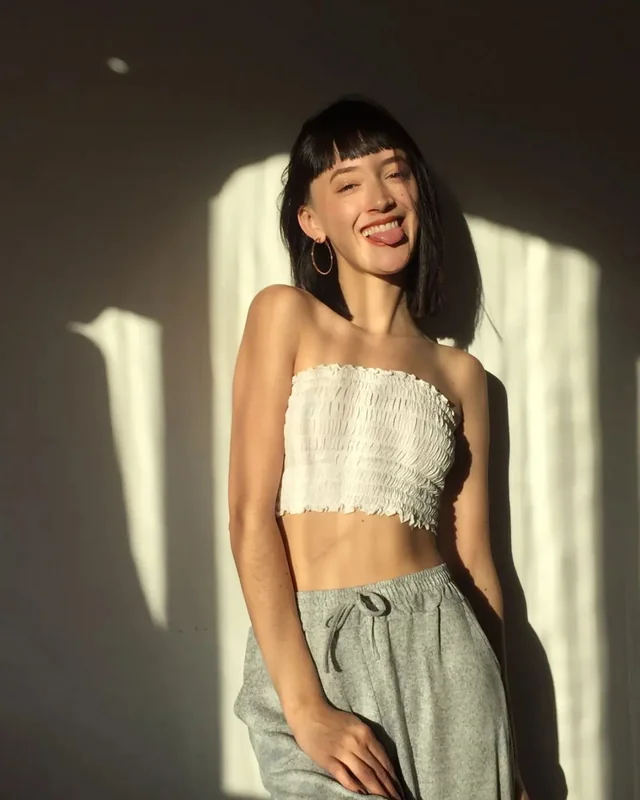 Ambar on OnlyFans with stunning photos