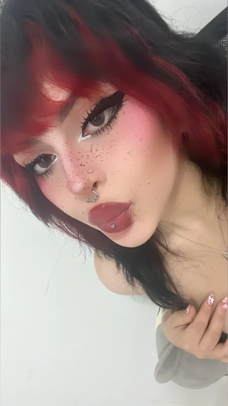 Lady Dragón OnlyFans alternative content creator