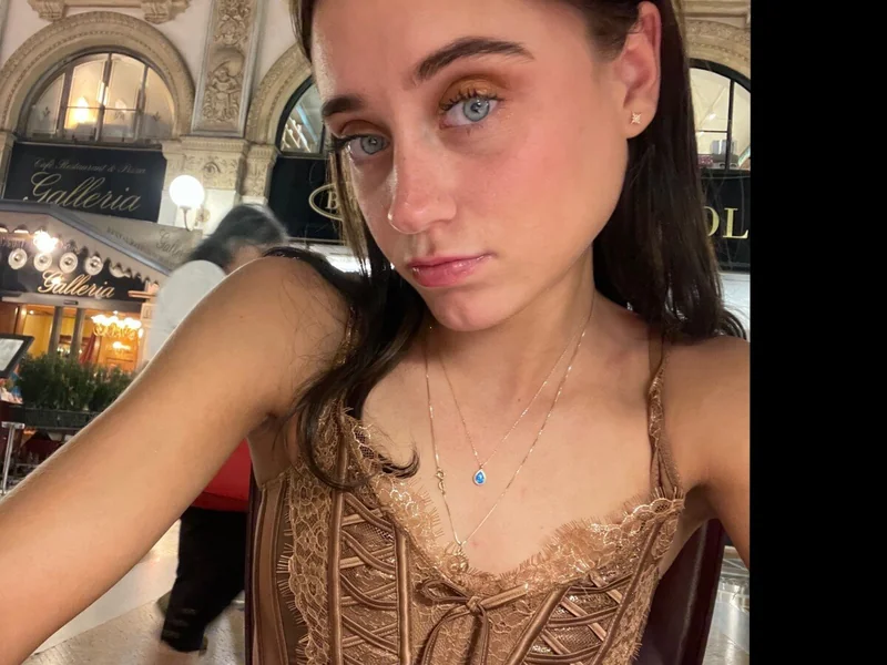 Local babe OnlyFans creator with engaging content