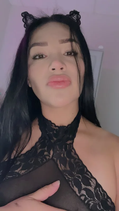 Laparceraofficial OnlyFans creator with black hair