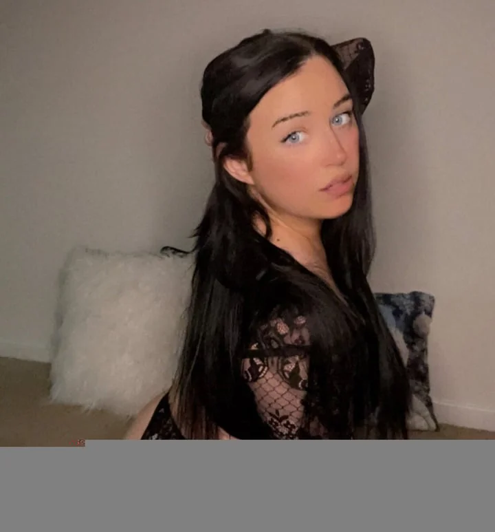 Larissanadia OnlyFans creator with black hair