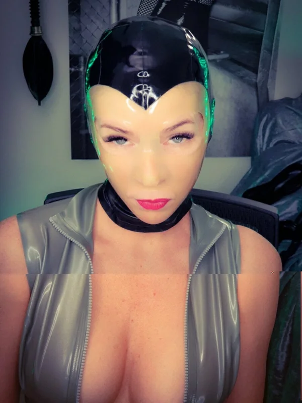 Latexrapture OnlyFans kink enthusiast