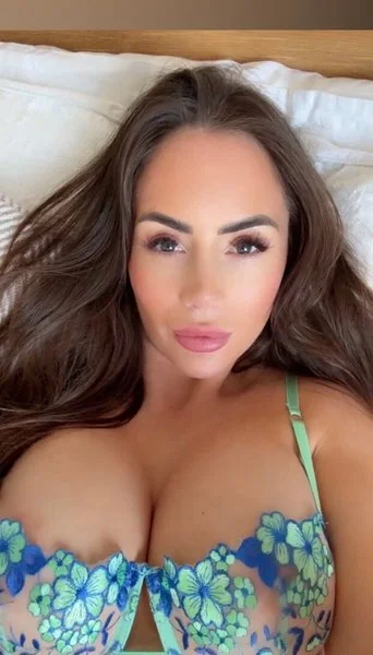 laura_hollyman OnlyFans glamour model