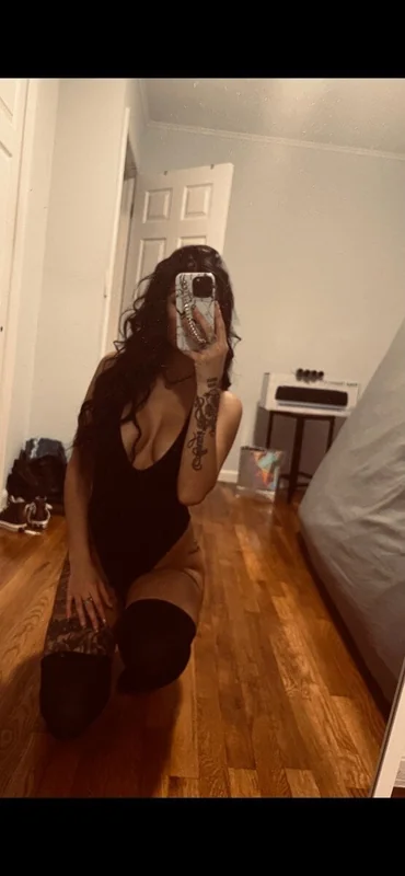 Laurenstarr OnlyFans tattooed personality