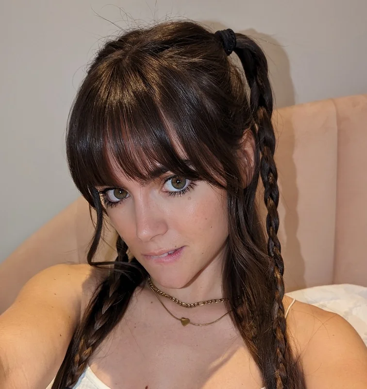 Leah Ray VIP OnlyFans petite cosplay creator