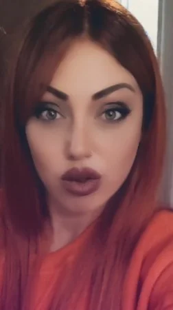 Leeeahb OnlyFans Curvy Tattoo'd Cheeky Girl