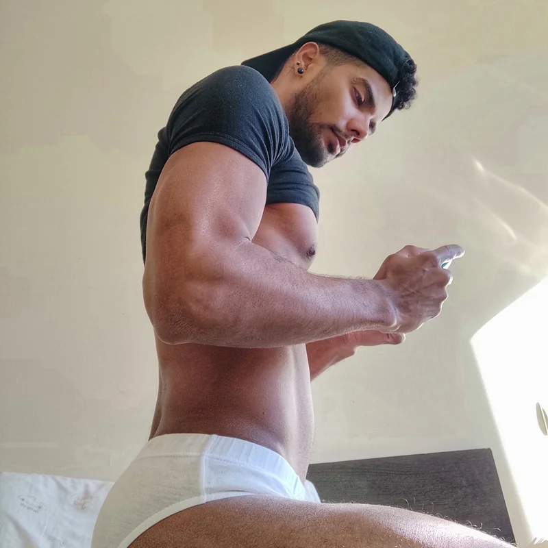 Leodiamons OnlyFans creator with captivating content