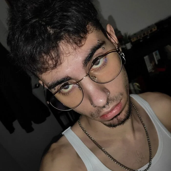 Liamsoles OnlyFans Spanish foot worship enthusiast