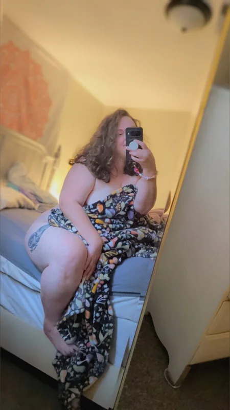 Libra Lady OnlyFans cozy brunette creator