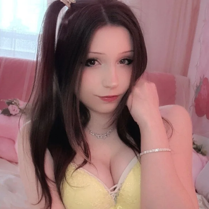 Liino on OnlyFans with daily posts and hot outfits