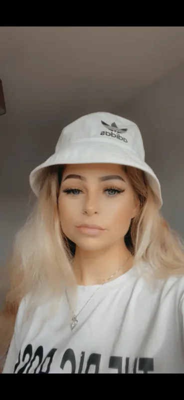 Lilbuffbaddievip on OnlyFans with a vibrant personality