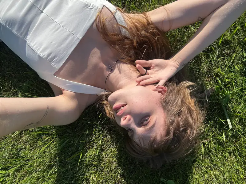 Lily OnlyFans creator with lovely selfies